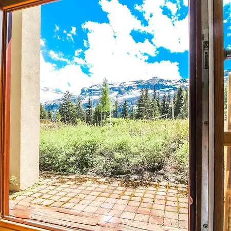 1-bed In 5* With Mountain Views, In, Out Apartment *