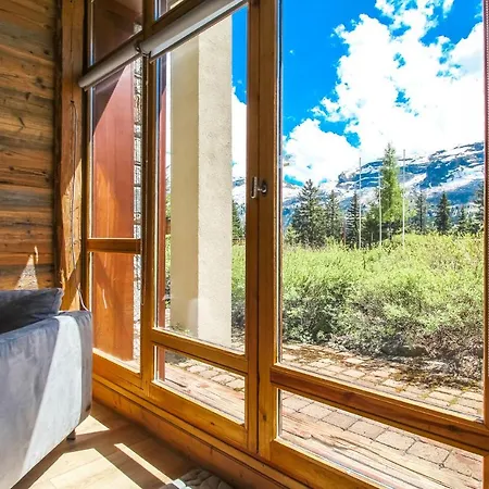 1-bed In 5* With Mountain Views, In, Out Apartment *